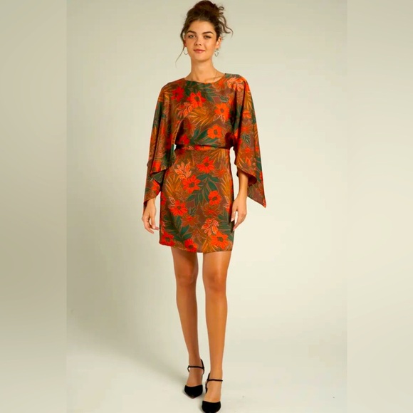 En Creme Dresses & Skirts - NWT En Crème Cape Sleeve Floral Mini Dress S-L